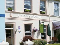  Lawnswood Guesthouse