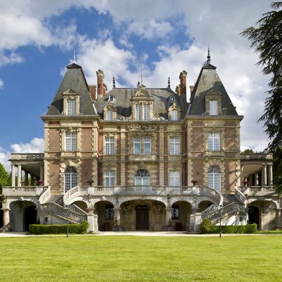 Location Chateau Paris pour séjours exclusifs avec personnel et service